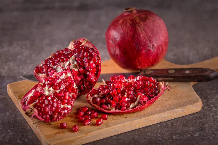 How to Make Pomegranate Juice